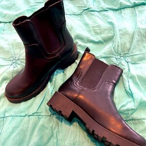 Black old navy slip on boots